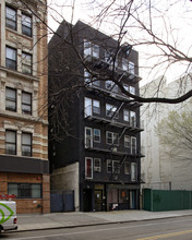 349 E Tenth St in New York, NY - Building Photo - Building Photo