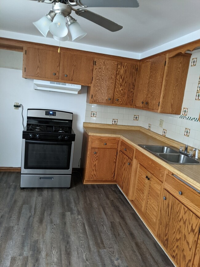 5711 N 97th St, Unit #2-upper