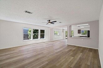 1208 Dexford Dr, Unit 903 in Austin, TX - Building Photo - Building Photo