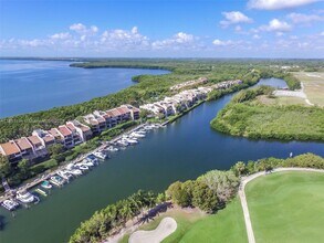 6204 Paradise Point Dr in Palmetto Bay, FL - Building Photo - Building Photo