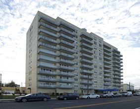 Deal Lake Towers in Asbury Park, NJ - Building Photo - Building Photo