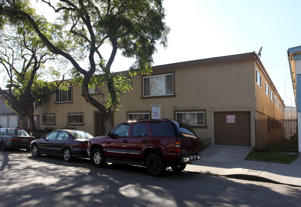 2163 Elm Ave in Long Beach, CA - Building Photo