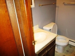 711 S Towanda Ave in Normal, IL - Foto de edificio - Building Photo