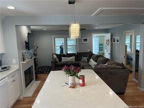 41 Town Beach Rd in Old Saybrook, CT - Building Photo - Building Photo