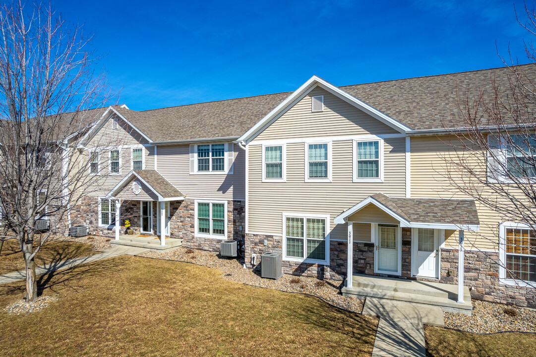 White Birch Park Townhomes in Ankeny, IA - Building Photo