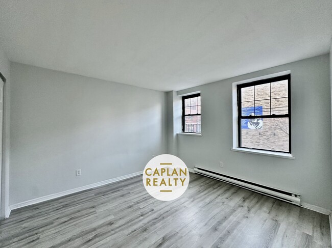 1411 Chapel St, Unit 23 in New Haven, CT - Building Photo - Building Photo