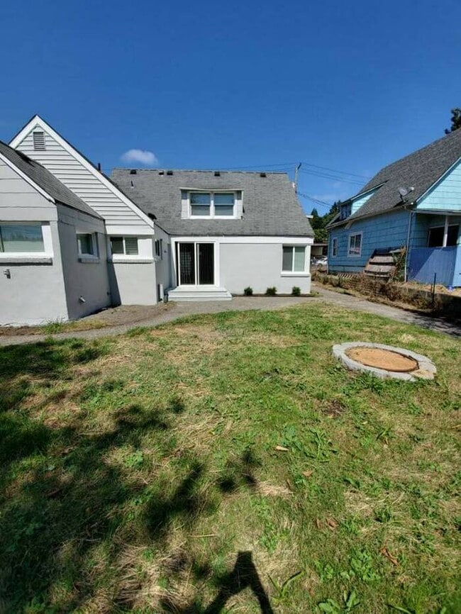 property at 119 E Cedar St