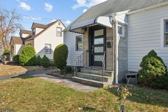 20-09 Prospect Ave in Fair Lawn, NJ - Building Photo - Building Photo