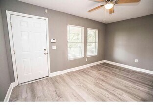 2920 E Columbus Dr in Tampa, FL - Building Photo - Building Photo