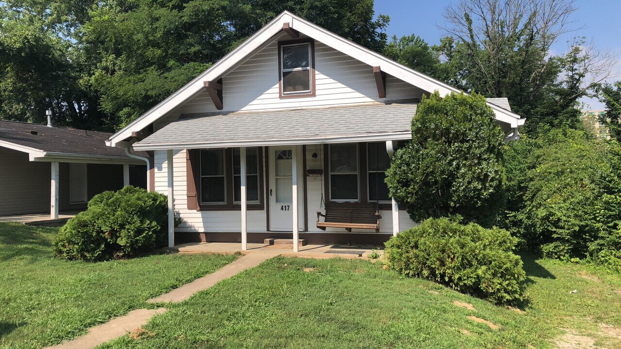 417 N Clark St in Bloomington, IN - Building Photo