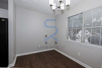 7215 Crestside Dr in Austell, GA - Building Photo - Building Photo