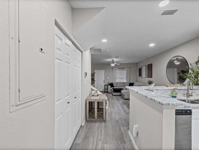 4367 Har Paul Cir in Tampa, FL - Building Photo - Building Photo