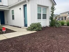 2890 Irish Meadow Way, Unit In law unit in Lathrop, CA - Building Photo