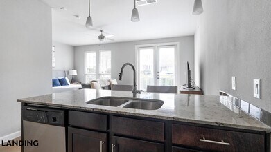 4300 Cromwell Dr, Unit 5109 in Kyle, TX - Building Photo - Building Photo