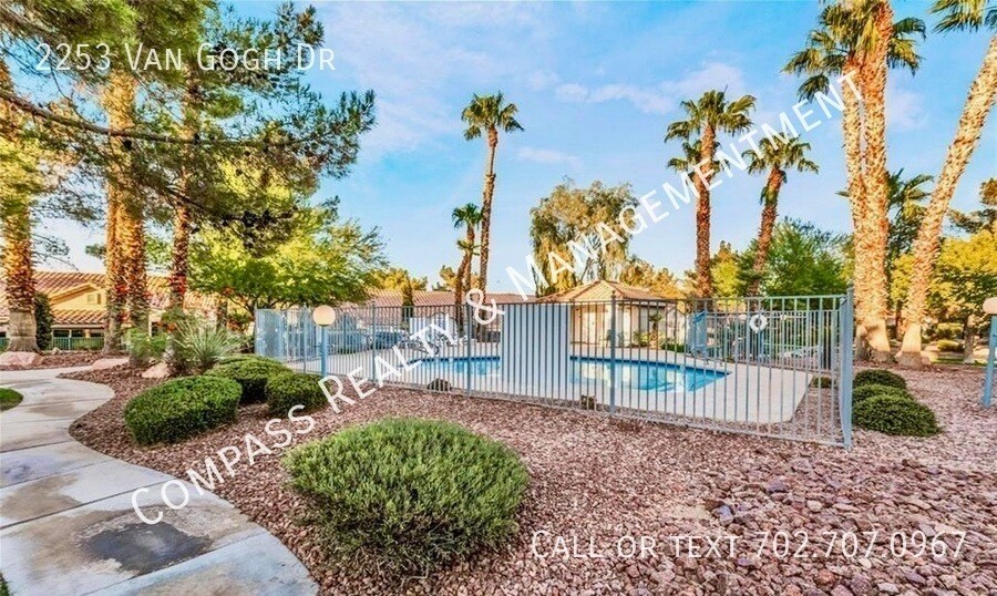 2253 Van Gogh Dr in Henderson, NV - Foto de edificio