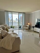 3300 NE 192 St in Aventura, FL - Building Photo - Building Photo