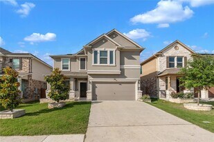 520 Ayinger Ln in Austin, TX - Building Photo