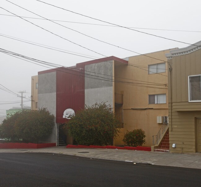 Parkview Manor Apartment in Daly City, CA - Building Photo - Building Photo