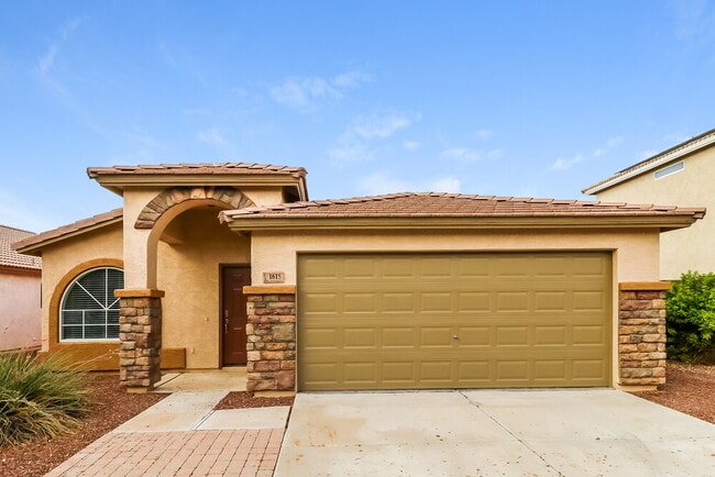 property at 1615 E Ash Ave