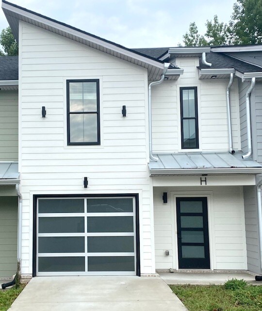 160 Excell Rd in Clarksville, TN - Building Photo