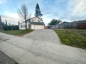 5708 Platina Ct in Sacramento, CA - Building Photo - Building Photo