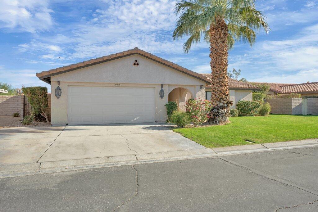 27176 Shadowcrest Ln in Cathedral City, CA - Building Photo