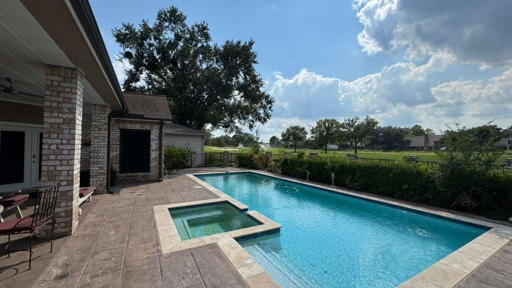 7423 W Suddley Castle St in Houston, TX - Building Photo