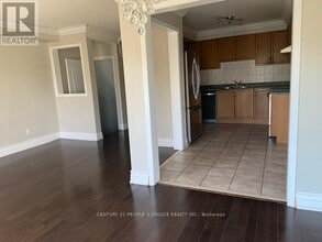 525 Novo Star Dr in Mississauga, ON - Building Photo - Building Photo