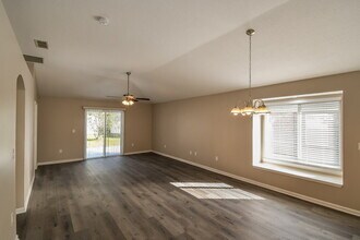 6322 Morse Oaks Cir in Jacksonville, FL - Foto de edificio - Building Photo