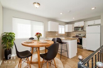 9548 S 1210 E in Sandy, UT - Foto de edificio - Building Photo