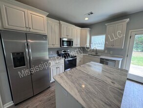 1010 Briarwood Dr in Oxford, MS - Building Photo - Building Photo