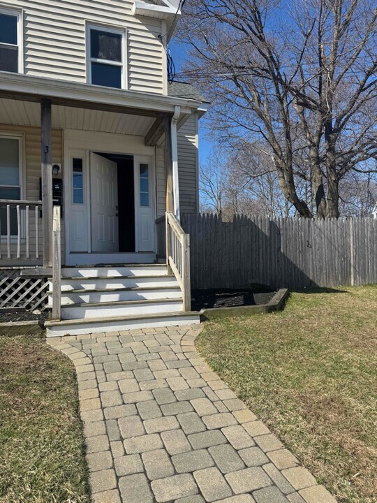 3 Oak Ave in Quincy, MA - Building Photo