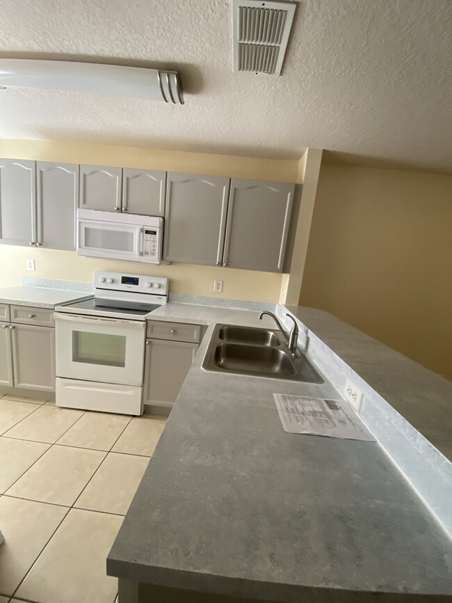 160 Bowie Ln in Kissimmee, FL - Building Photo - Building Photo