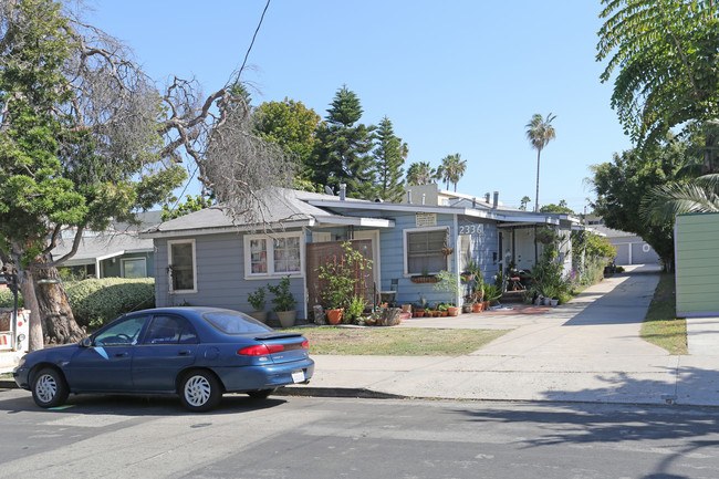 2336 Virginia Ave in Santa Monica, CA - Building Photo - Primary Photo