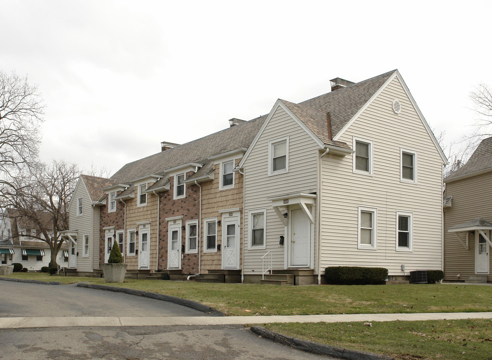 1302 S Danley Sq in Lorain, OH - Building Photo