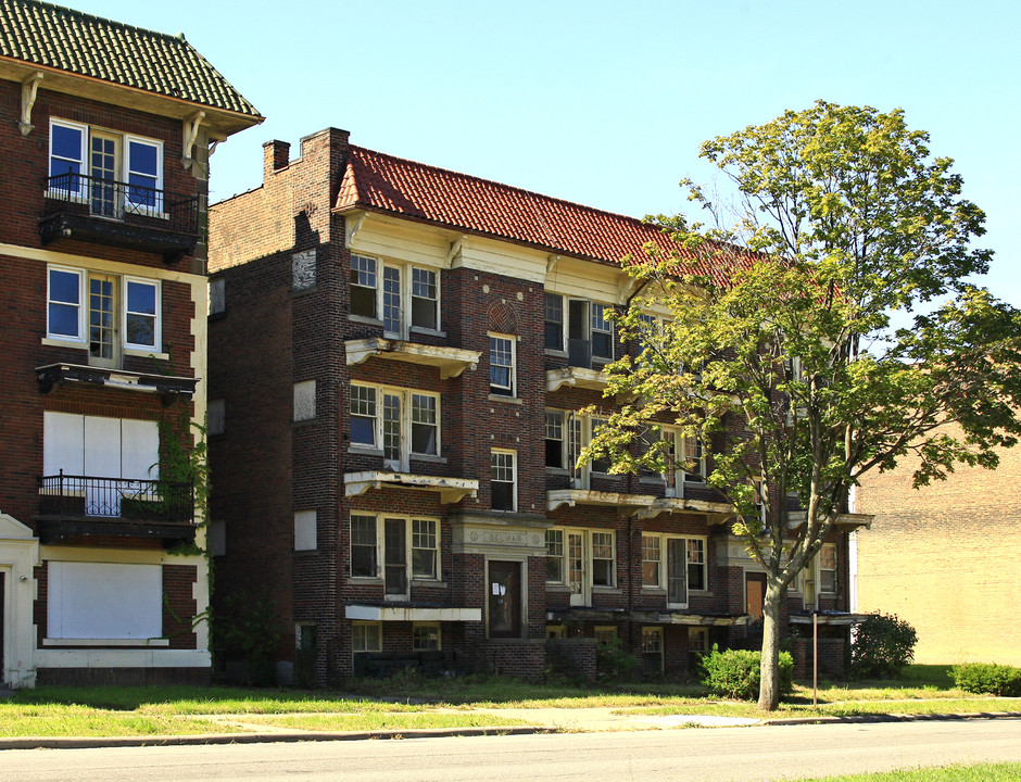 14048 Superior Rd in Cleveland, OH - Foto de edificio