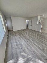 406 30th Ave, Unit 406 in Moline, IL - Building Photo