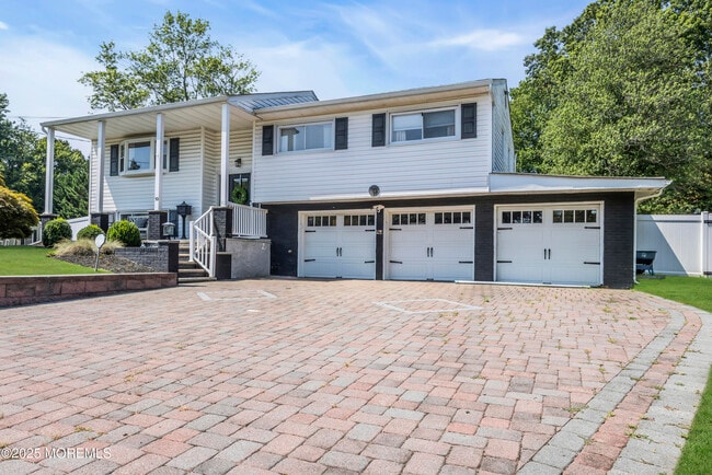 10 Linda Cir in Matawan, NJ - Building Photo - Building Photo