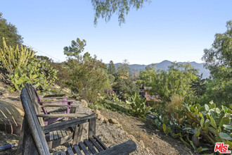 809 Basin Dr in Topanga, CA - Building Photo - Building Photo