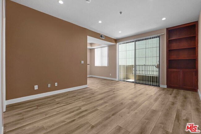 property at 10275 Missouri Ave