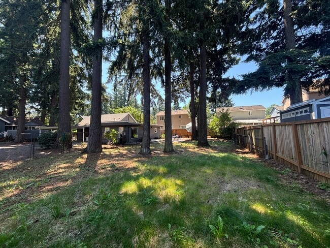 127 NE 202nd Ave in Portland, OR - Building Photo - Building Photo