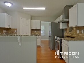 2203 Ballingarry Dr in Statesville, NC - Building Photo - Building Photo