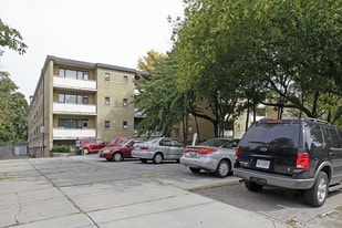 Coehill in Toronto, ON - Building Photo