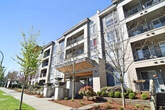 305-13321 102A Av in Surrey, BC - Building Photo - Building Photo