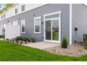 9297 4th St N in Lake Elmo, MN - Building Photo - Building Photo