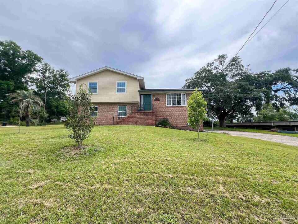 920 N J St in Pensacola, FL - Building Photo