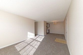 Creekside in Pulaski, TN - Building Photo - Building Photo