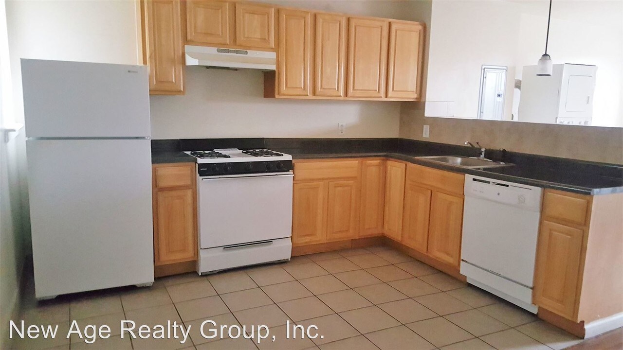 305 N 41st St in Philadelphia, PA - Building Photo