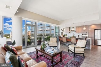 930 Rose Ave, Unit 1410 in North Bethesda, MD - Foto de edificio - Building Photo