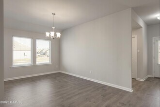 200 S Lakepointe Dr in Lafayette, LA - Building Photo - Building Photo